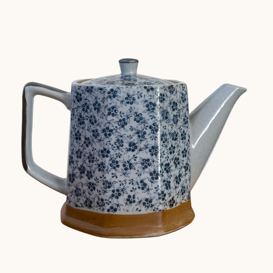 Blue Blossoms Japanese Teapot 500ml
